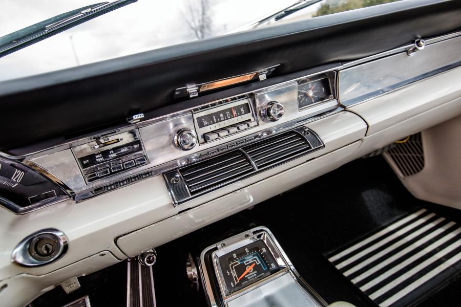 Торпедо Chrysler 300L Convertible (AC2-P C45) 1965 года  (фото 25 из 30)